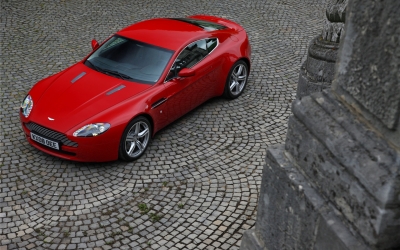 Aston-Martin_002012.jpg